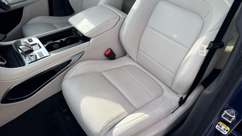 Jaguar F-Pace 2.0 D200 R-Dynamic Black 5dr Auto AWD Diesel Estate